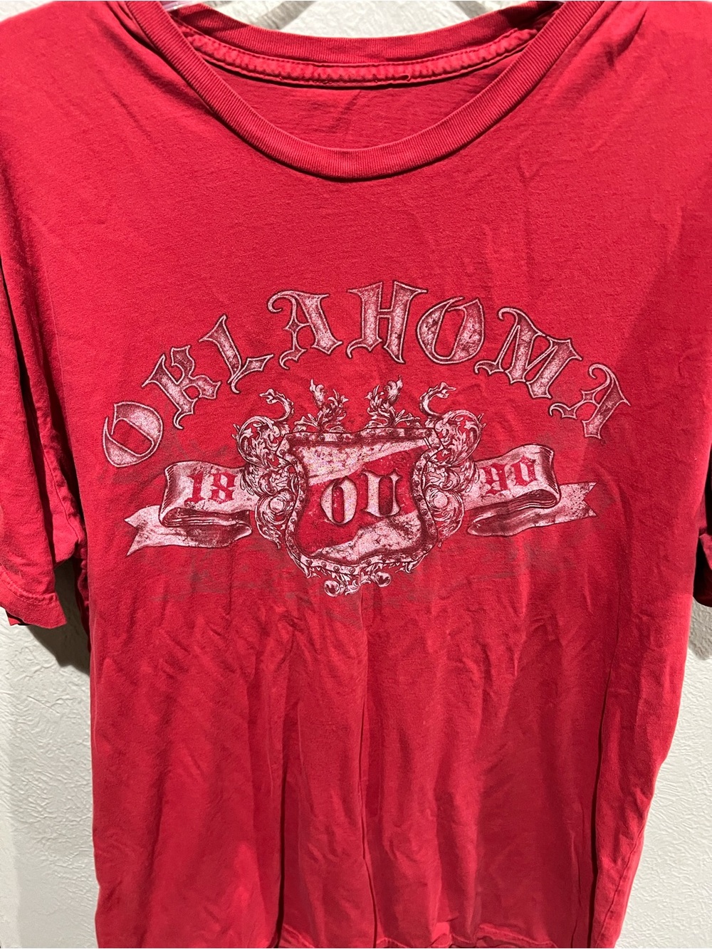 Red Oklahoma Graphic Tee - Men's Casual Shirt Vintage Y2K Oklahoma Sooners - Picture 2 of 5